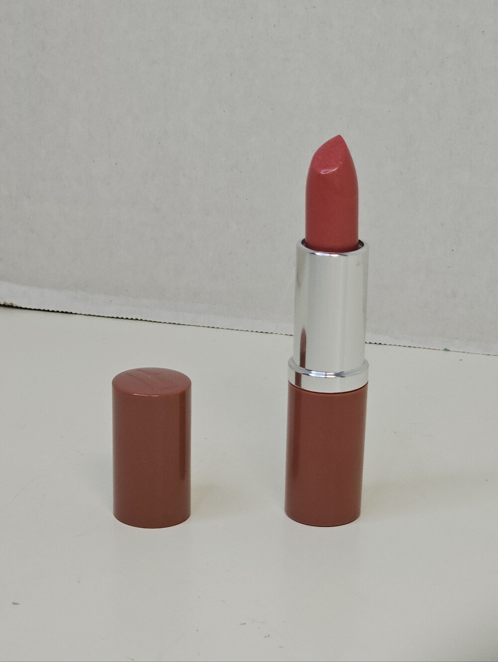 Clinique Pop Lip Colour Primer Rouge Intense 02 Bare Pop Lipstick Warm Neutral